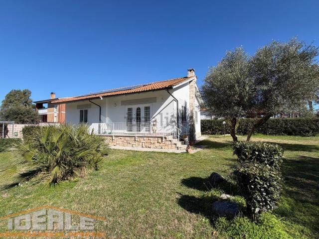 Villetta indipendente in vendita di 100 m² in Via Orsa Maggiore