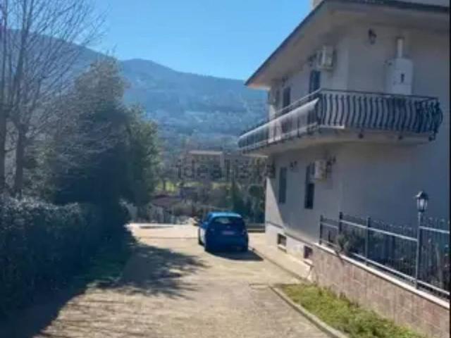 Villetta indipendente in vendita di 100 m² in Via Lagone