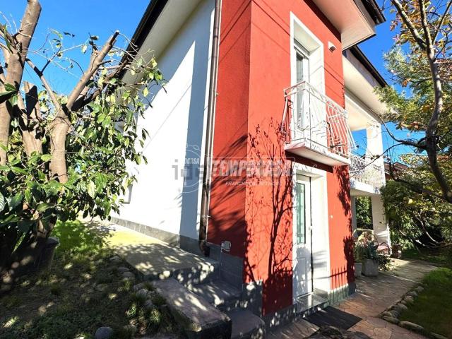 Villetta indipendente in vendita di 100 m² in Via Lanzo, 10