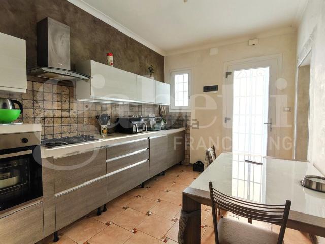 Villetta indipendente in vendita di 100 m² in Via Montefiorino, 12