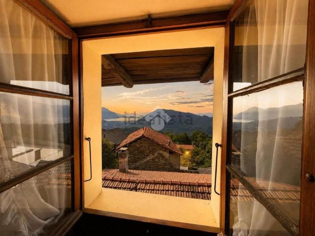 Villetta indipendente in vendita di 100 m² in Via Miazzina, 1