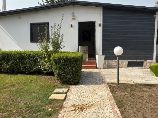 Villetta indipendente in vendita di 100 m² in Via Salvatore Nullo