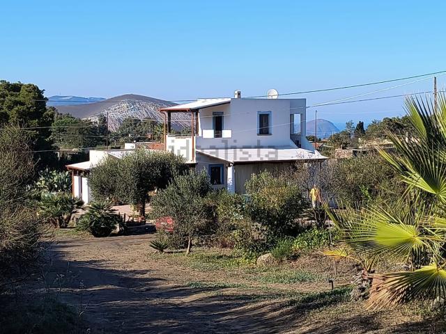 Villetta indipendente in vendita di 100 m² in Via Piano dell&apos Arpa Isola di Vulcano