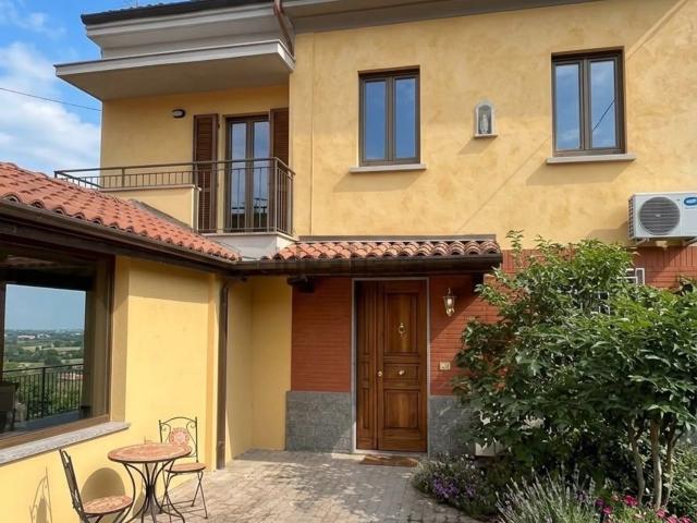 Villetta indipendente in vendita di 150 m² in Via Roma, 68