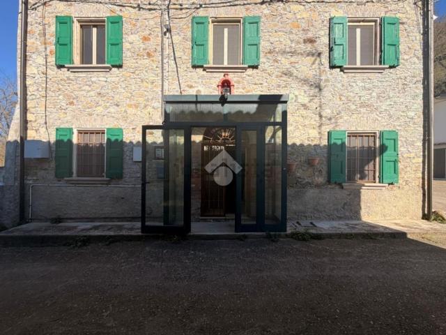 Villetta indipendente in vendita di 100 m² in Via Tiola, 184