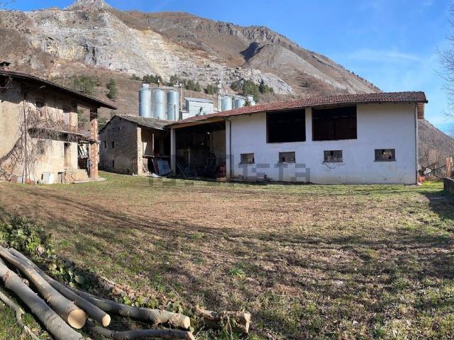 Villetta indipendente in vendita di 100 m² in Frazione San Lorenzo, 30