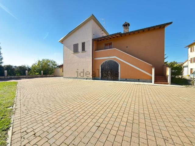 Villetta indipendente in vendita di 100 m² in Strada Comunale Falcigiano Santa Fiora