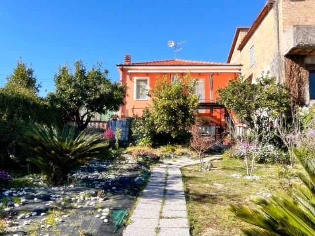 Villetta indipendente in vendita di 102 m² in Via Gran Sasso, 5
