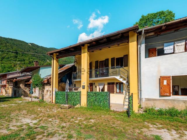 Villetta indipendente in vendita di 102 m² in Frazione desertetto, 57