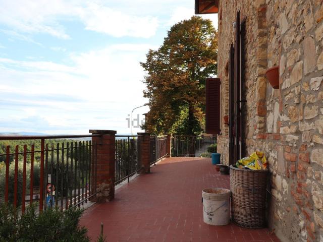 Villetta indipendente in vendita di 1032 m² in Via del Paradiso
