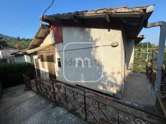 Villetta indipendente in vendita di 103 m² in Via dei Laghi, 23
