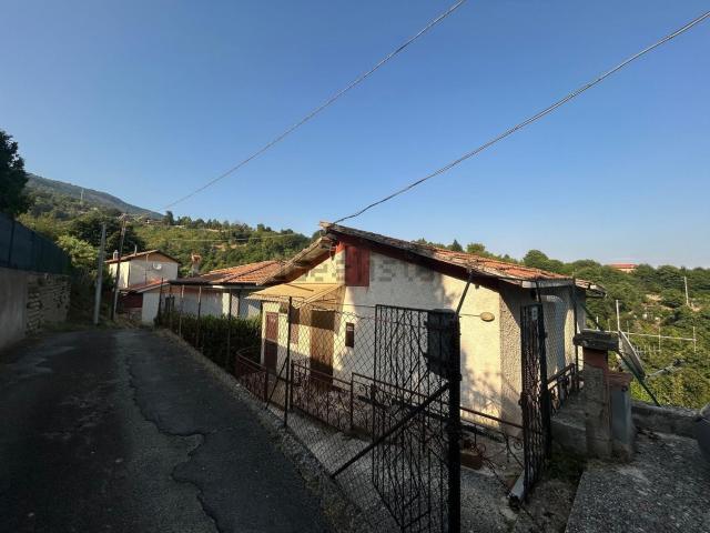 Villetta indipendente in vendita di 103 m² in Via dei Laghi, 23