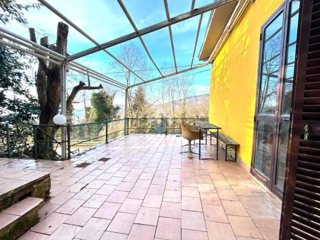 Villetta indipendente in vendita di 104 m² in Via Modenese