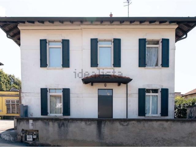 Villetta indipendente in vendita di 104 m² in Via per Castronno, 1
