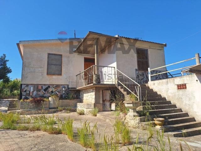 Villetta indipendente in vendita di 104 m² in Contrada Comuni