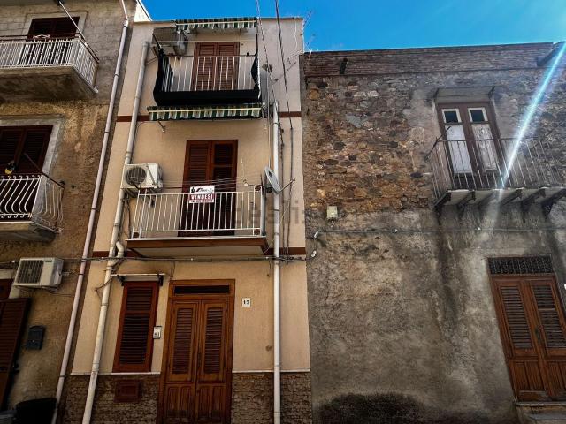 Villetta indipendente in vendita di 105 m² in Via Gullo, 17