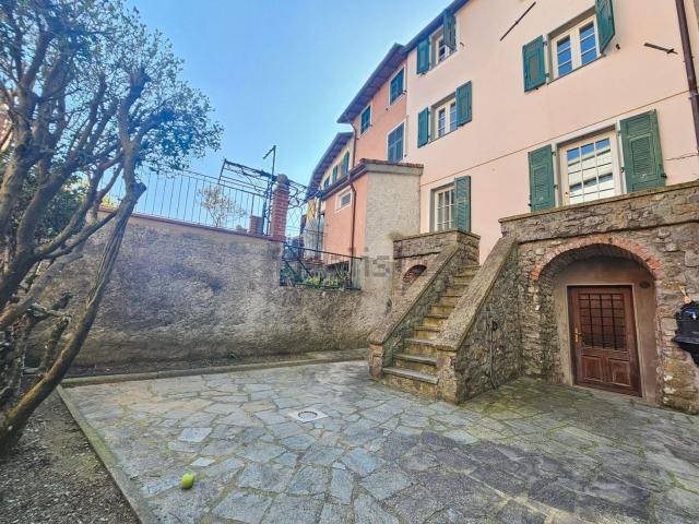 Villetta indipendente in vendita di 105 m² in Via Riva D&apos Armi