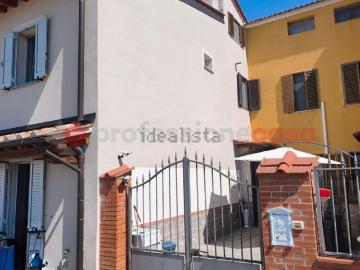 Villetta indipendente in vendita di 105 m² in Via Ruggero Bardazzi