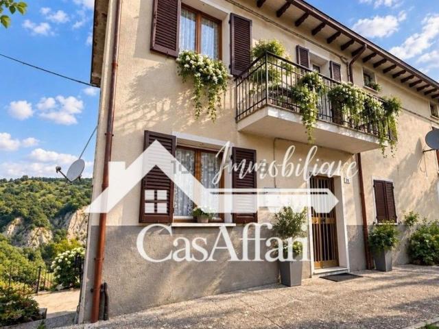 Villetta indipendente in vendita di 105 m² in Via Velucciana, 26