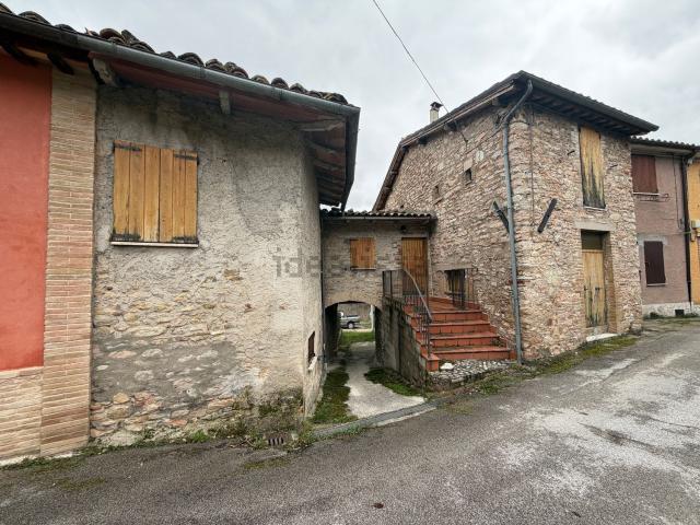 Villetta indipendente in vendita di 105 m² in Frazione Piè di Vescia, 8