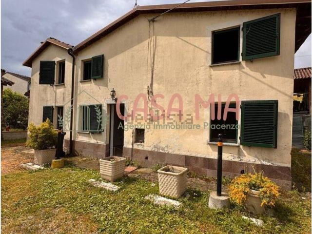 Villetta indipendente in vendita di 106 m² in Via Castello