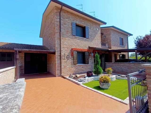 Villetta indipendente in vendita di 106 m² in Via Alcide De Gasperi, 17