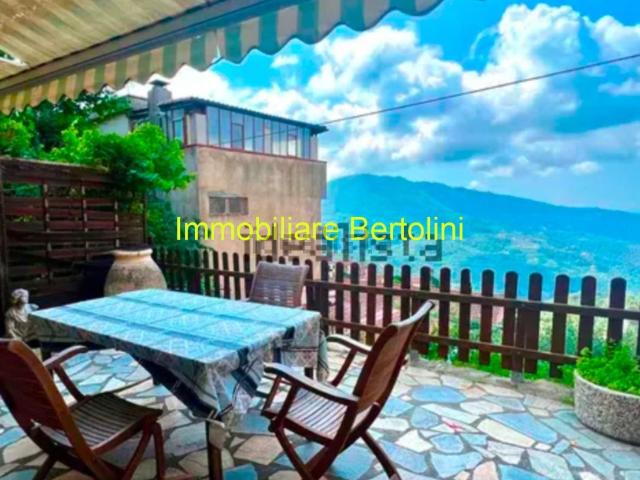 Villetta indipendente in vendita di 106 m² in Via Dolceacqua