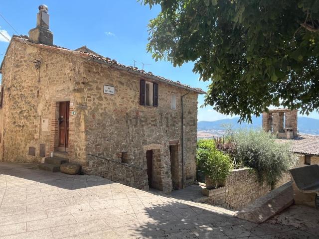 Villetta indipendente in vendita di 106 m² in Via Leosprini
