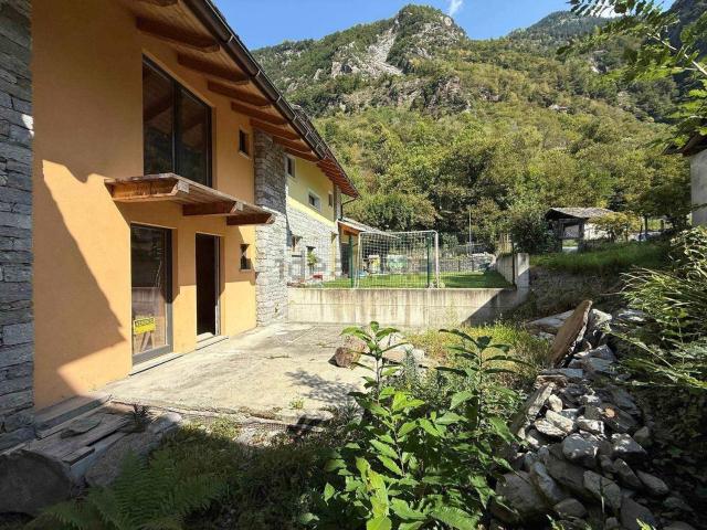 Villetta indipendente in vendita di 106 m² in Via Nazionale