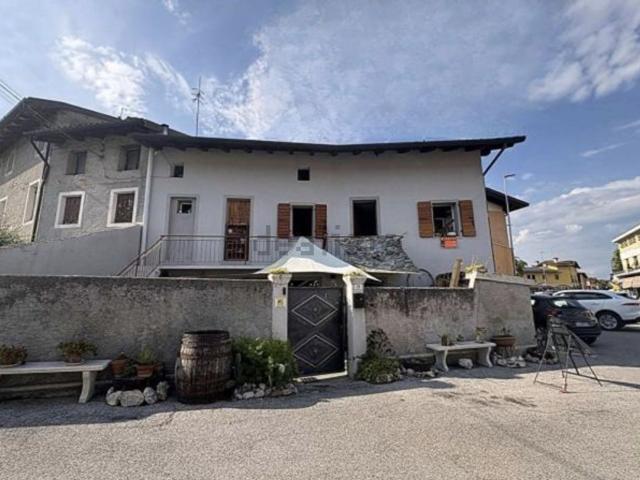 Villetta indipendente in vendita di 107 m² in Via Monte Grappa, 85