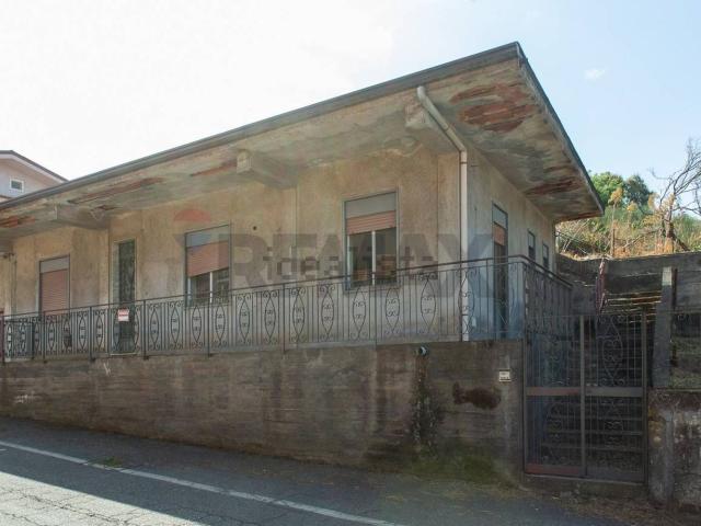Villetta indipendente in vendita di 107 m² in Via Paternò, 365