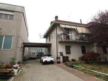 Villetta indipendente in vendita di 1087 m² in Via Provinciale Est