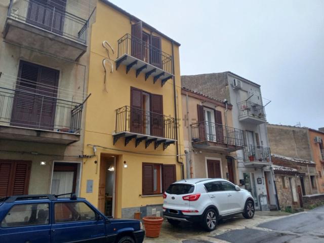 Villetta indipendente in vendita di 108 m² in Via Isnello