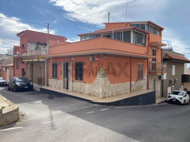 Villetta indipendente in vendita di 108 m² in Via Plebiscito, 111