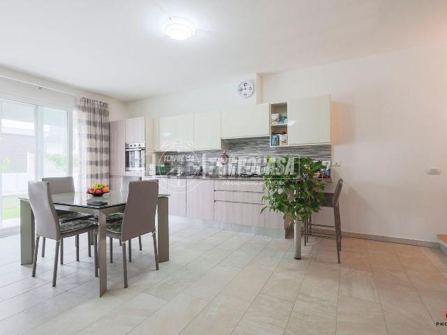 Villetta indipendente in vendita di 108 m² in Via Renato Guttuso