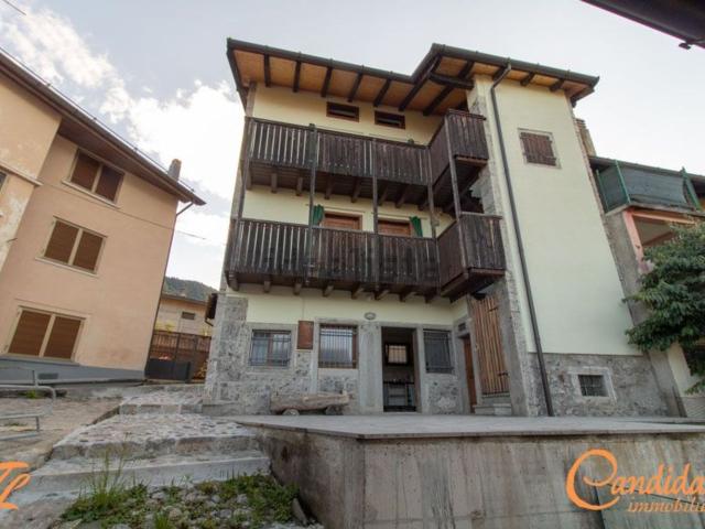 Villetta indipendente in vendita di 108 m² in Località Avaglio, 36