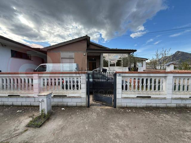 Villetta indipendente in vendita di 109 m² in Via Guadicciolo, 30