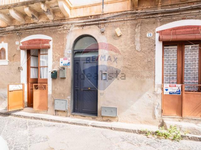 Villetta indipendente in vendita di 109 m² in Via Fratelli Giuffrida Lojacono, 28
