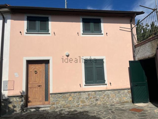 Villetta indipendente in vendita di 109 m² in Frazione Costola