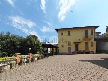 Villetta indipendente in vendita di 1100 m² in Via Angelo Massarotti, 42