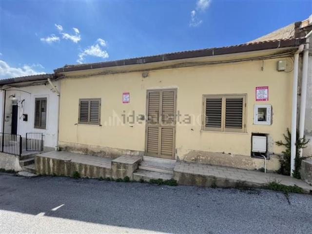 Villetta indipendente in vendita di 110 m² in Via Comunale Sperone