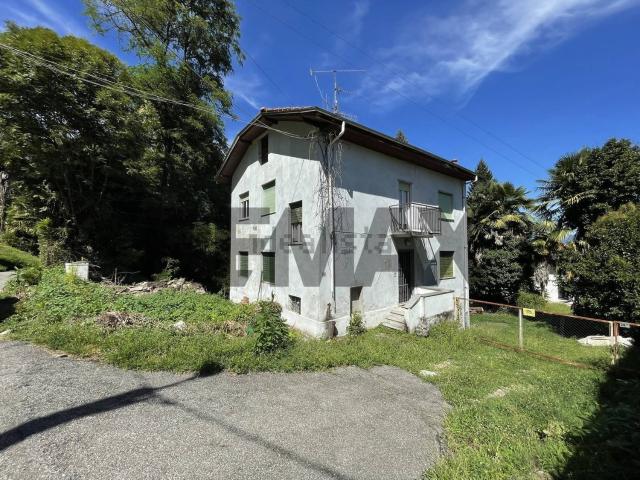 Villetta indipendente in vendita di 200 m² in Via del Lupo, 500