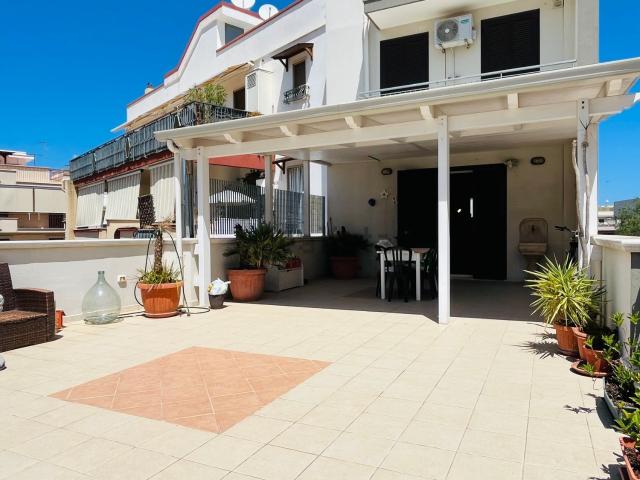 Villetta indipendente in vendita di 110 m² in Via Foggia, 86