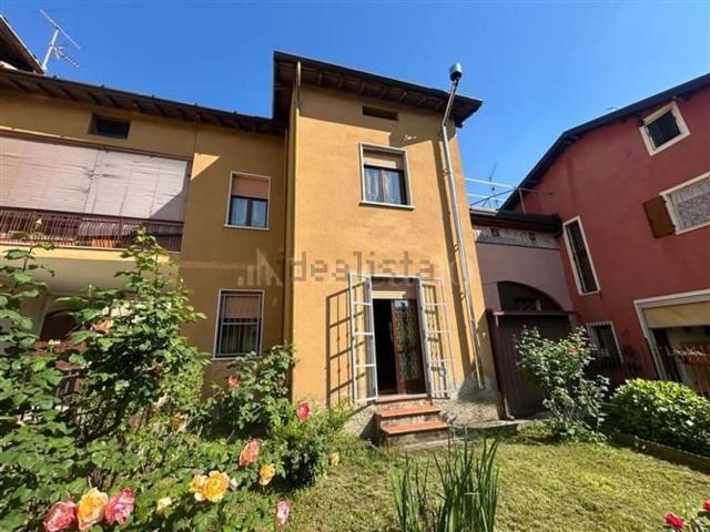 Villetta indipendente in vendita di 110 m² in Via Fratelli Vivenzi