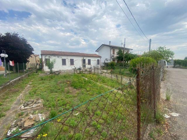 Villetta indipendente in vendita di 110 m² in Via IV Novembre