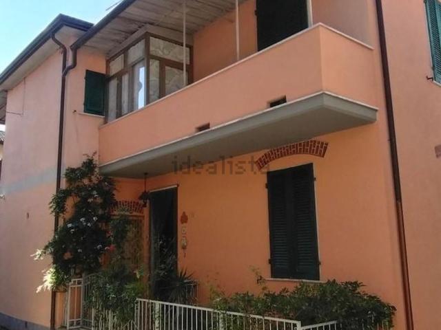 Villetta indipendente in vendita di 110 m² in Via Ortola, 54100