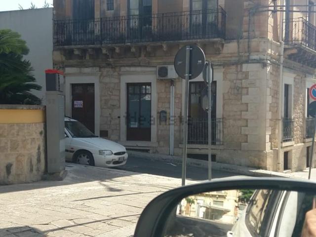 Villetta indipendente in vendita di 110 m² in Via Sardegna, 9