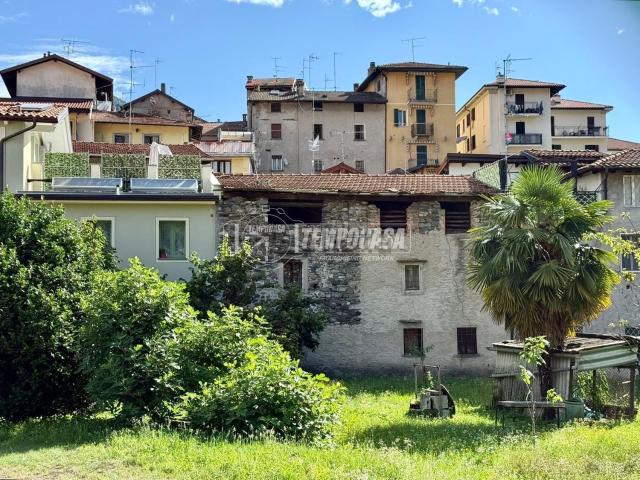 Villetta indipendente in vendita di 190 m² in Via Verbanella, 9