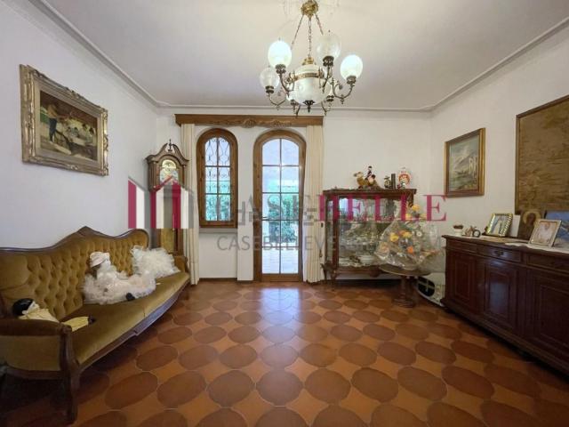 Villetta indipendente in vendita di 110 m² in Viale Giacomo Puccini, 55049