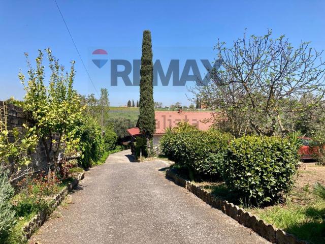 Villetta indipendente in vendita di 110 m² in Vicolo della Stazione di Pavona, 48